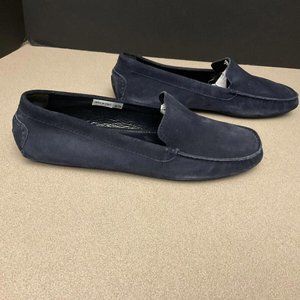 Womens Manolo Blahnik Blue Suede Loafers. Size 38.5-US 8.5.